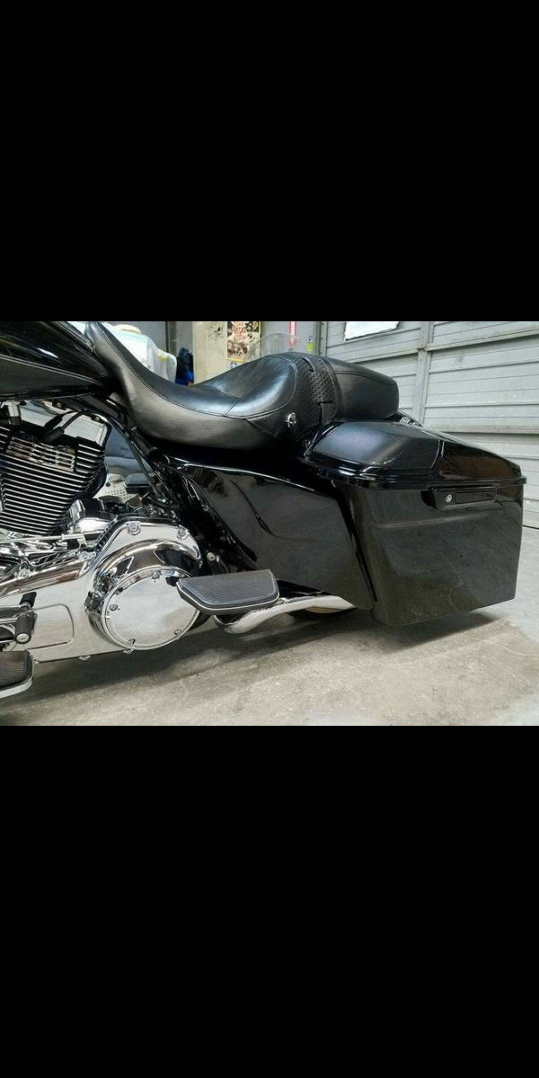 Harley Davidson bagger STRETCHED SIDES CUSTOM VENOM WIDE SIDES