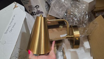 Gold scones new in box