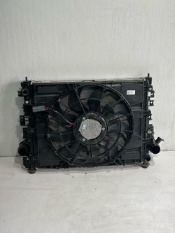 (6202) 19-23 Cadillac Xt4 Radiator assembly Condenser Fan Intercooler 2019 2020 2021 2022 2023