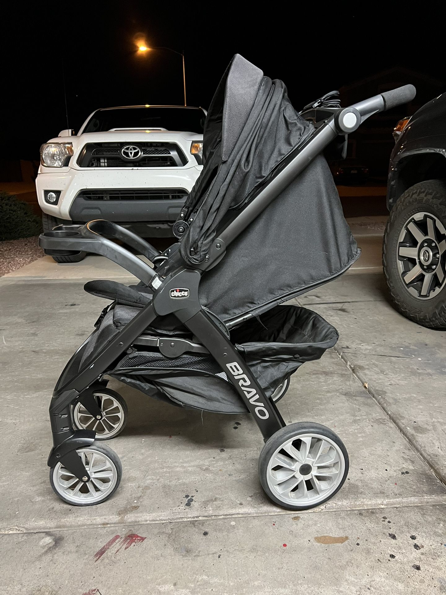 Chicco Bravo Stroller LIKE NEW