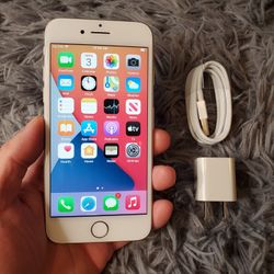 iPhone 7 - UNLOCKED - Like New  