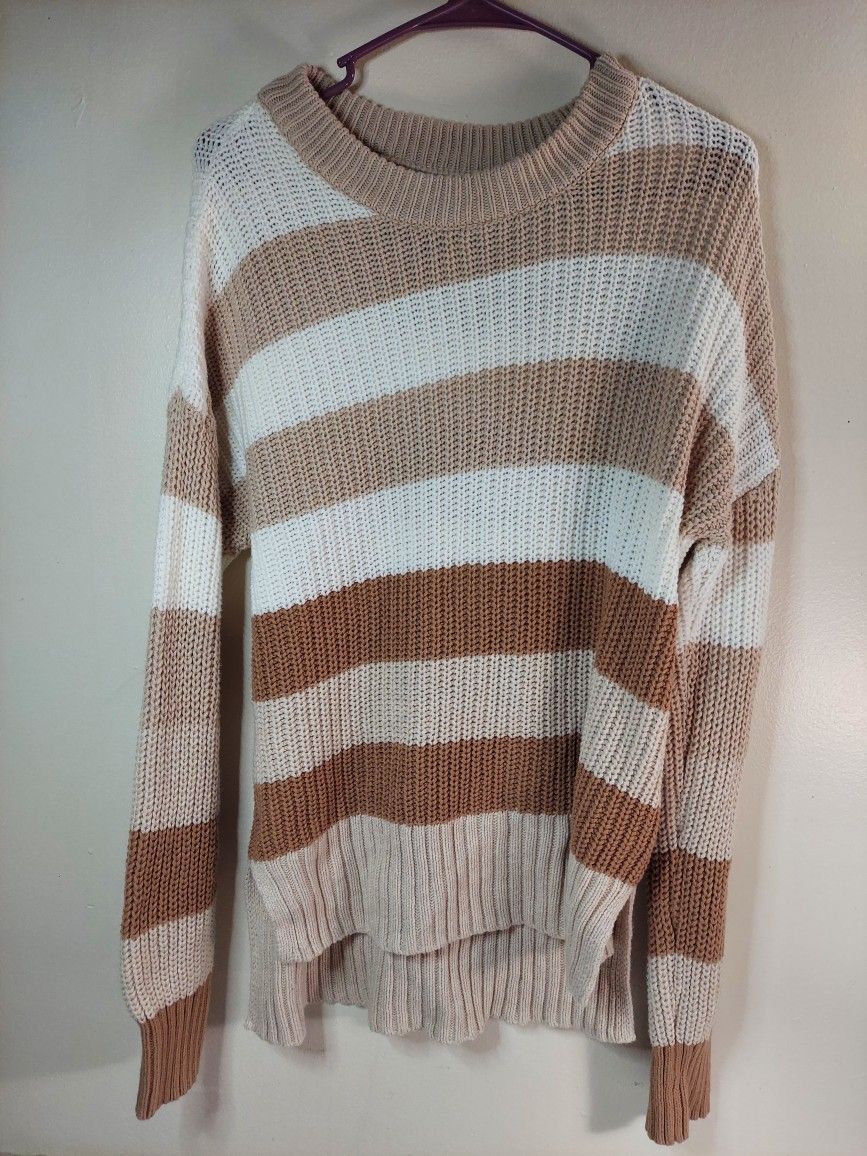 Woman's Sweater Size LG (12-14)