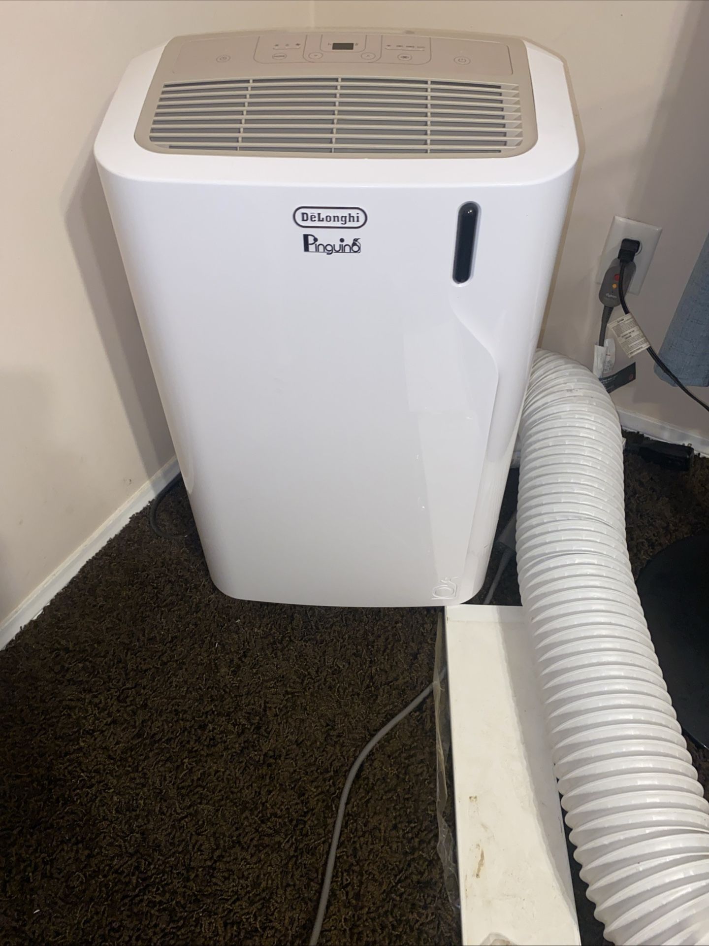 DeLonghi Pinguino Compact Arctic Whisper Portable Air Conditioner, 500 sq. ft.