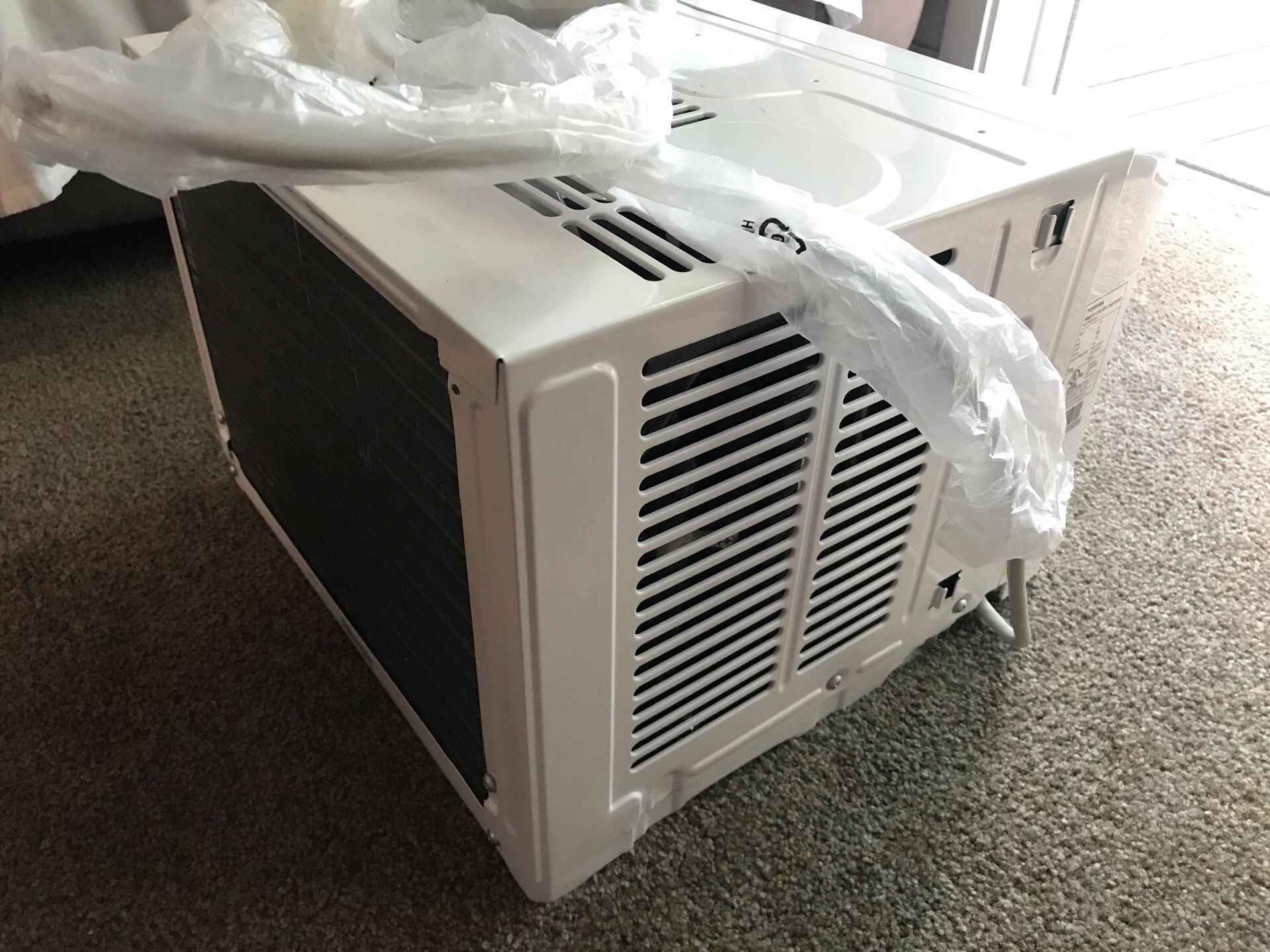 Toshiba window air conditioning unit ac a/c for Sale in Seattle, WA OfferUp