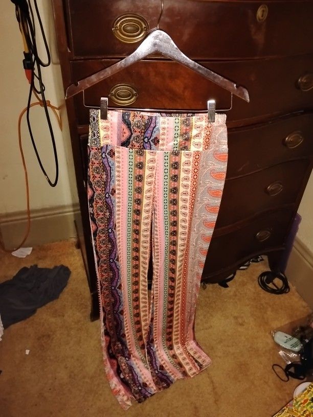 Flared Boho Print Stretch Pants. Size Large.