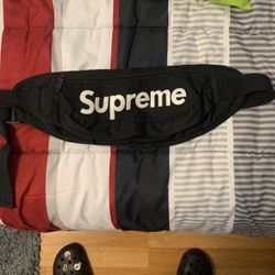 supreme crossbody bag 