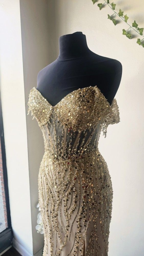 Gold / Champagne Off the shoulder fitted dress/ SIZE SMALL
/ Party / wedding / prom / formal dress