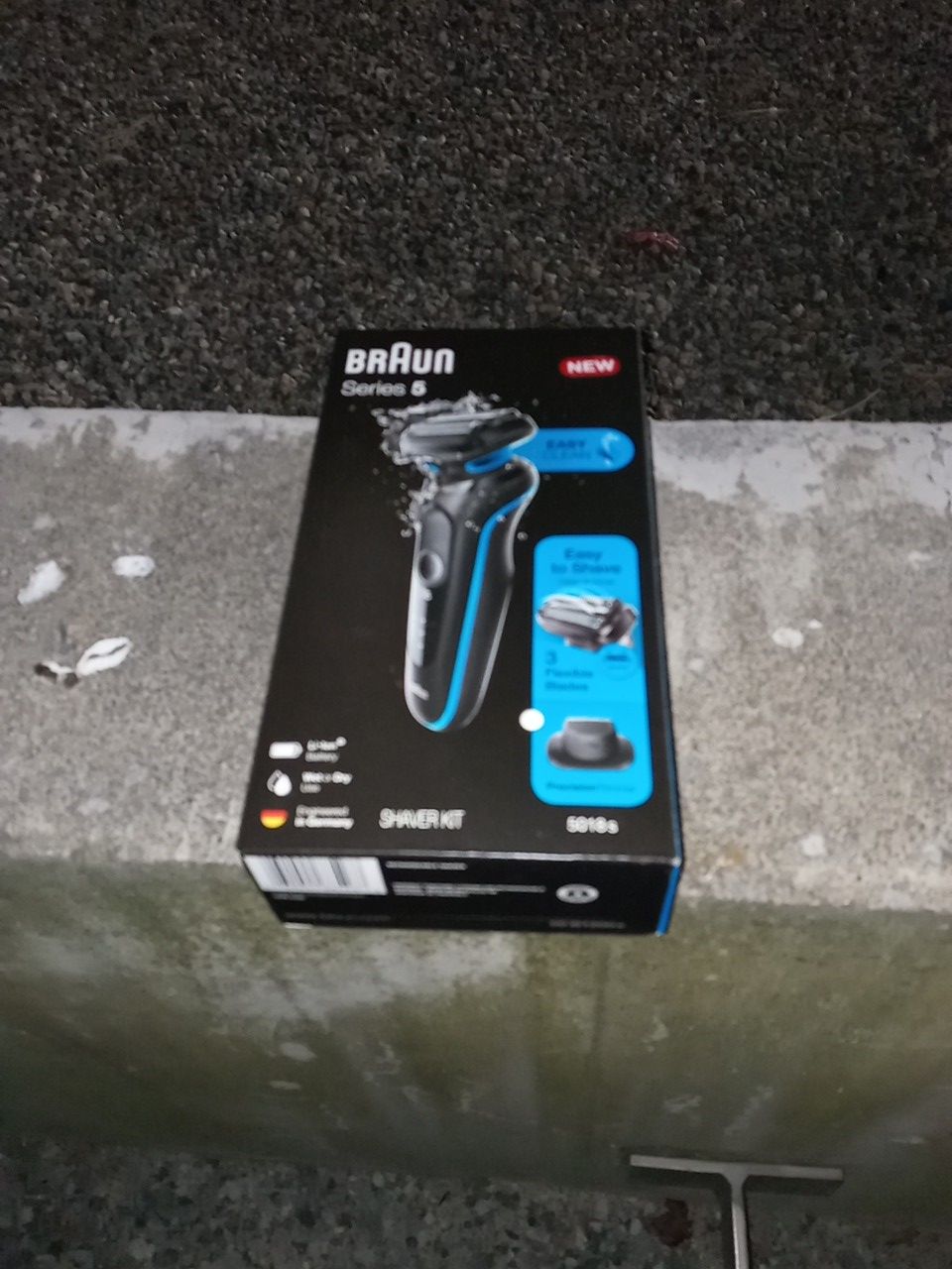 New! BrAun Series 5 Shaver Kit