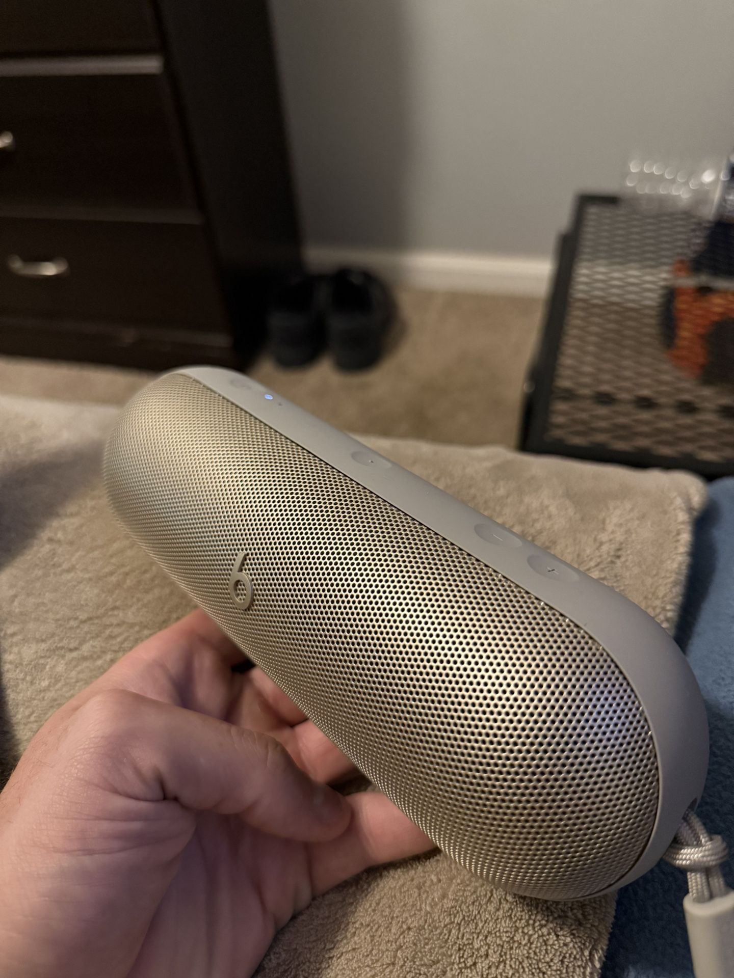 Beats Pill