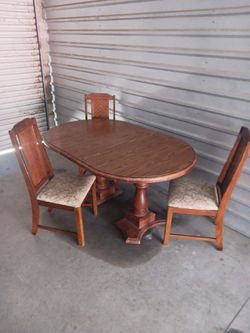 Dining Table And 3 Side Chairs 