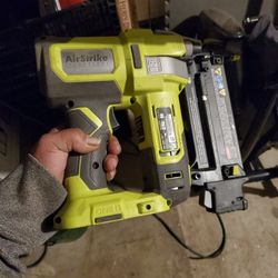 Staple Gun  Air Strike 18 Gauge