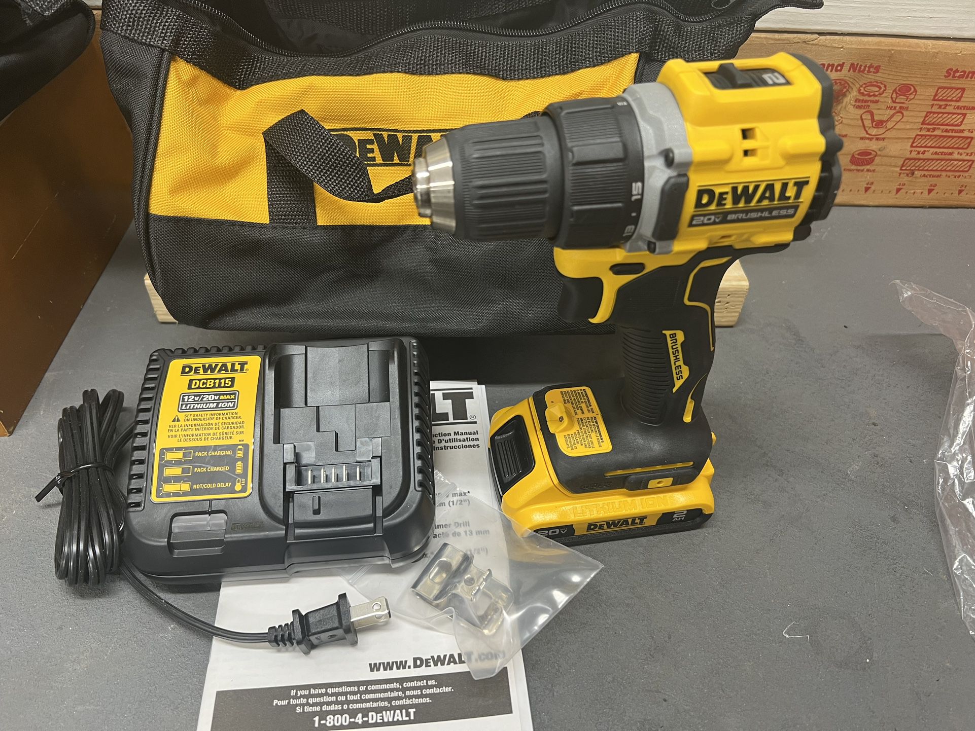 Dewalt 20V Max Atomic Brushless Drill Driver Kit w/Bag. New