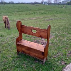 Old Fashioned Wooden country storage Bench 