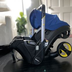 Doona Stroller/Car Seat – Royal Blue | Less Than 1 Year Old