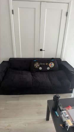 Boneless couch need gone asap