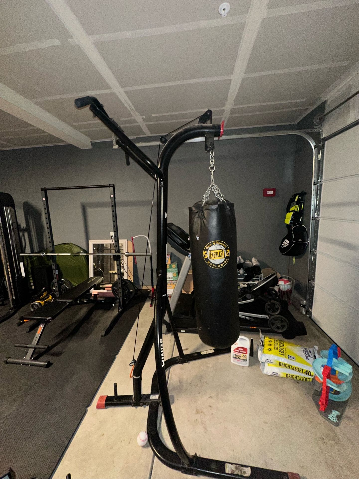 80 Lbs Heavy Bag W Stand