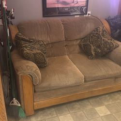 Love Seat Need GONE NOW CHEAP GOOD CONDITION