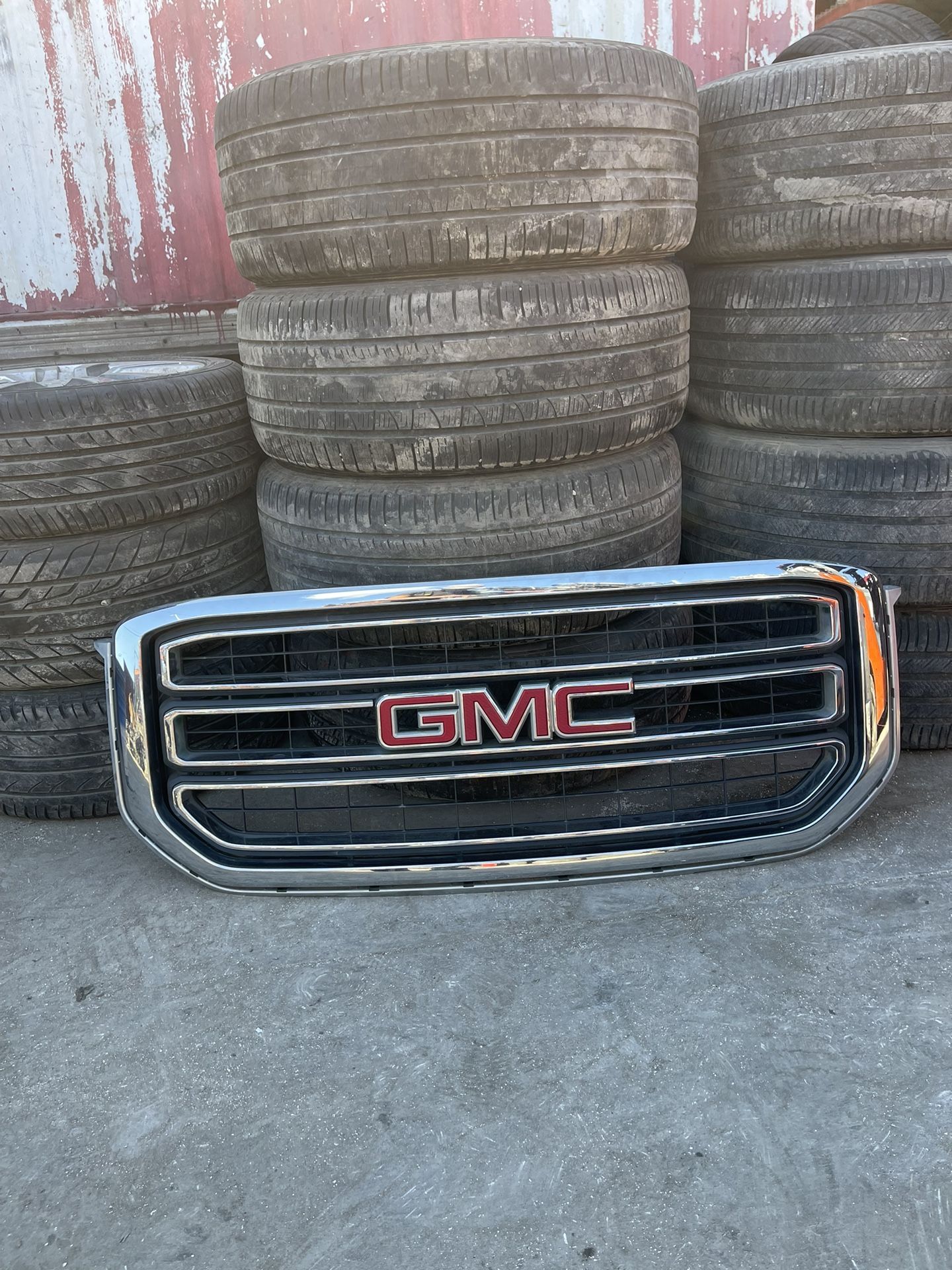 2015 2016 2017 2018 2019 2020 GMC Yukon Front Bumper Hood  Upper Center Grille Original Used OEM 