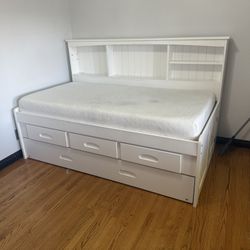 Twin Caption Trundle bed with one mattress