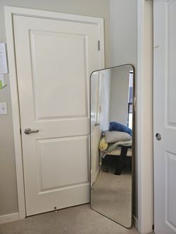 Full length mirror, curved edges
