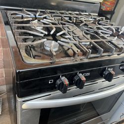 Gas stove