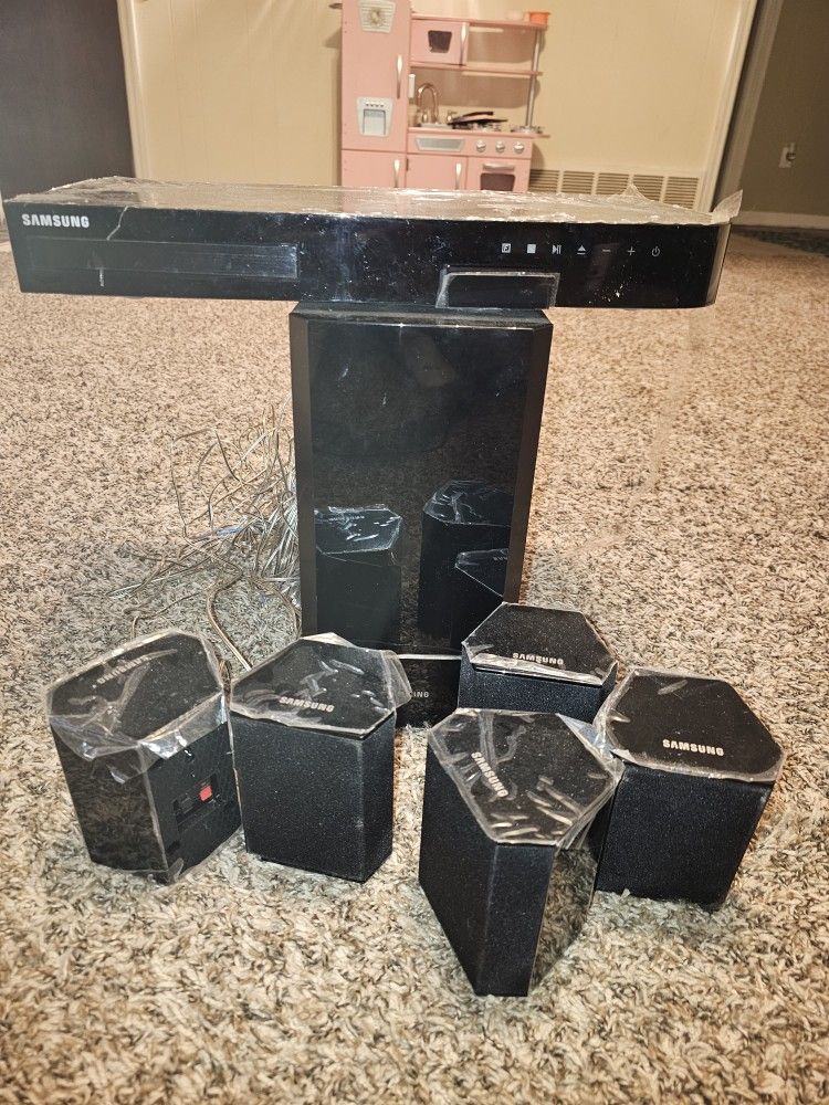 Samsung BluRay With Speakers.