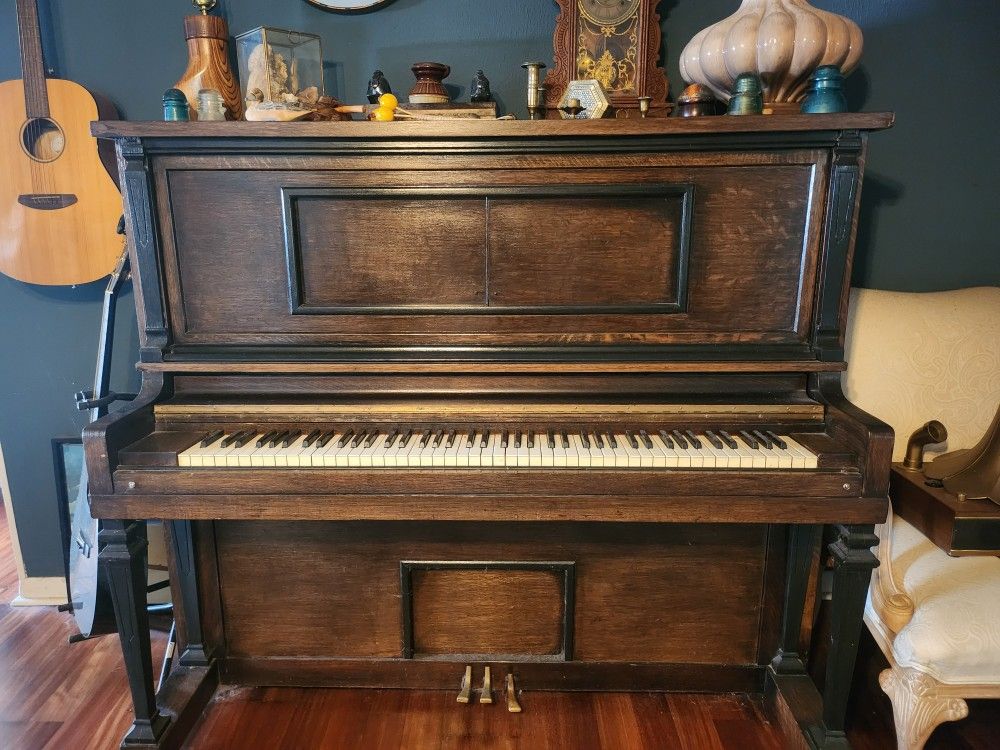 1915 Milton Piano