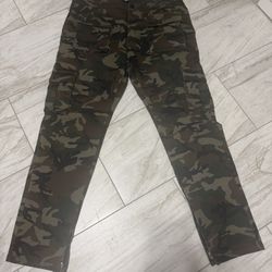 Size 42 Fashion Nova men Jeans