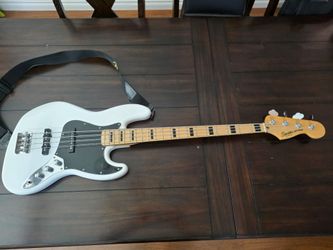 Squier Jazz Bass