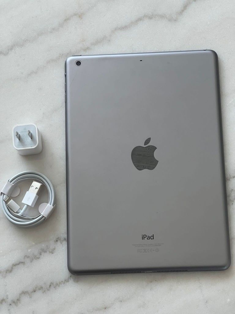 iPad Air 1 , iCloud Unlocked, Wi-Fi Internet Access , Excellent Condition Like New
