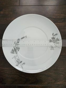 New RARE! Crate and Barrel Kemi Dinnerware Set