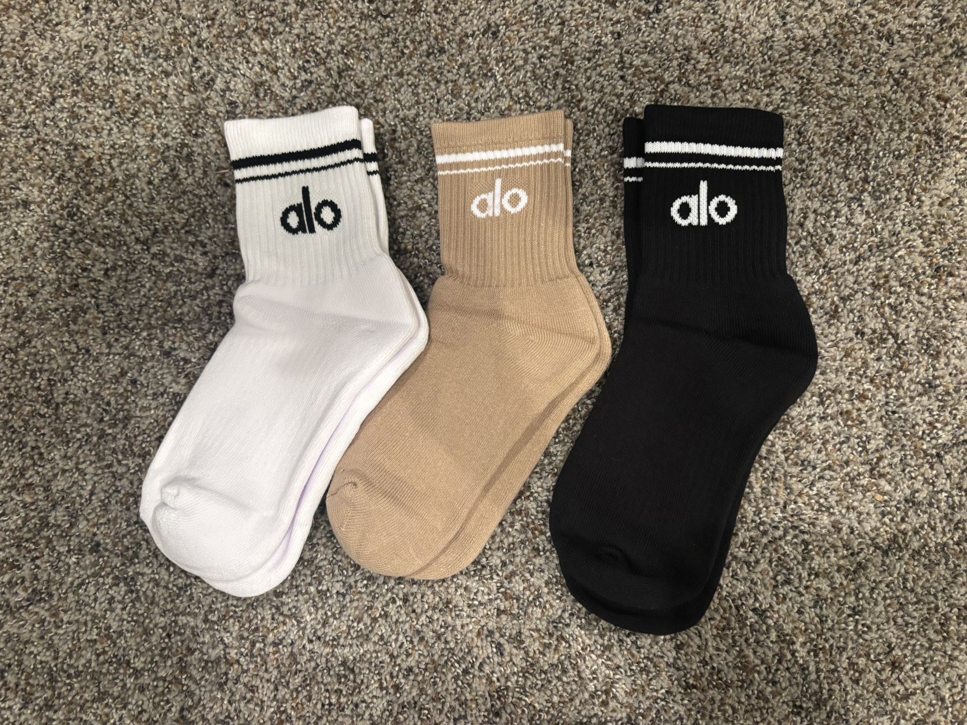 3 Pairs Alo Yoga Unisex Throwback Socks Brand New
