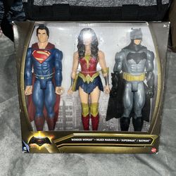 New and Sealed Mattel Superman v Batman Wonder Woman Superman Batman Figure Set