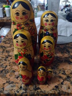 Russian Dolls. Matryoshka. 7 in 1 dolls