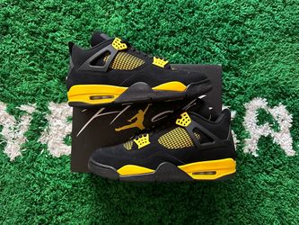 Jordan 4 Retro Thunder 2023
