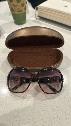 Gucci sunglasses 😎 only$35