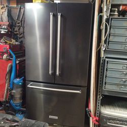 27 cu ft French door refrigerator with bottom freezer
