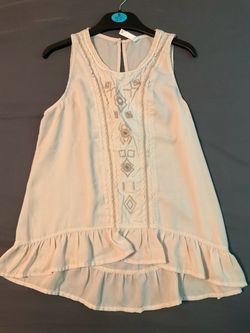 Sleeveless Embroidered Ruffle Hem Blouse Size M