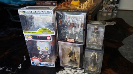 Oversized Funko Pop, Action Figure