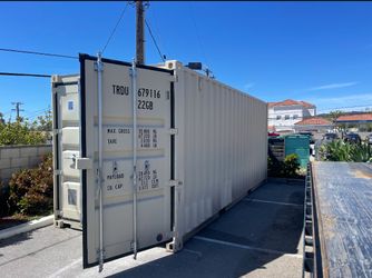 STORAGE CONTAINERS in STOCK! 20’ && 40’ 