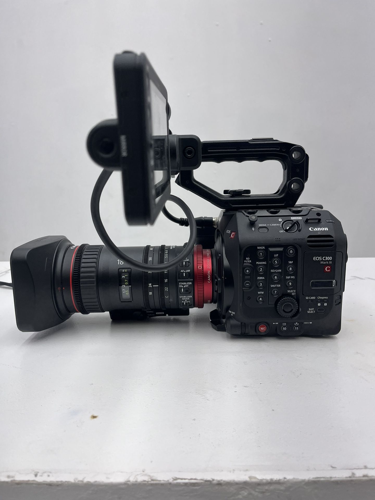 canon eos c300 mark iii cinema digital camera w/ 18-80mm Lens (EF Lens Mount)