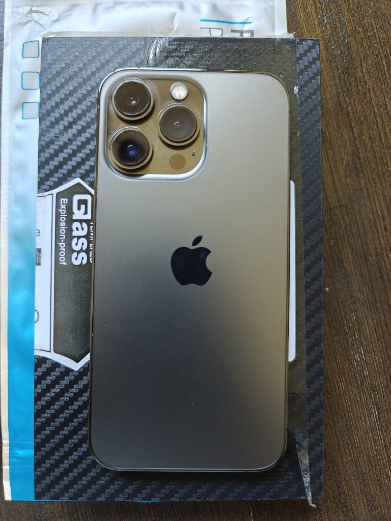 iPhone 13 pro 128Gb UNLOCKED