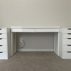 Vanity Drawers And Desk