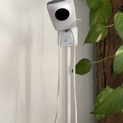 Miku Pro Smart Baby Monitor and Stand