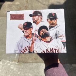 Free Giants Mini Statue