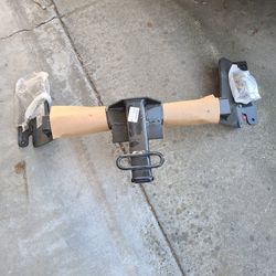 NEW Curt Towing Reciever Chevy Equinox GMC Terrain 