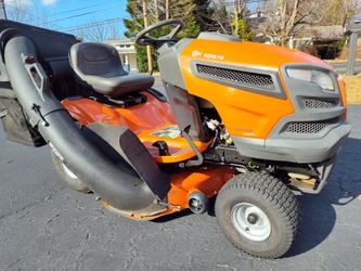 Husqvarna Riding Mower 42" Mower Bagger