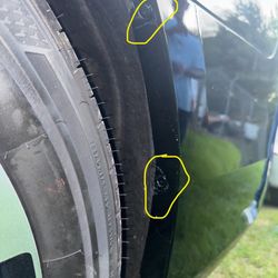 OEM Bumper – Great Condition (Minor Clip Issue)