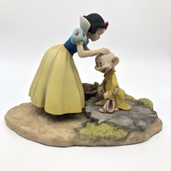 Disney Snow White And Dopey “A Sweet Send Off” Sculpture Vintage