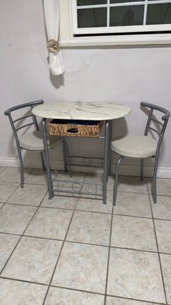 Small kitchen table and chairs